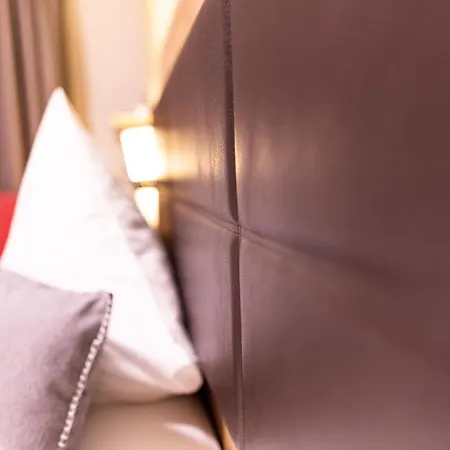 Engel Hotel 2*